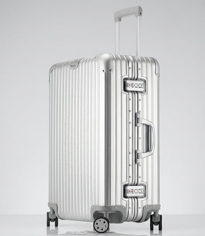 Le chef-d'œuvre — Le bagage en aluminium Legacy